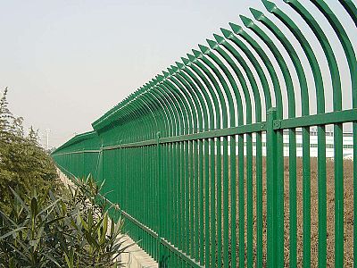锌钢护栏增加了栅栏本身的美观性